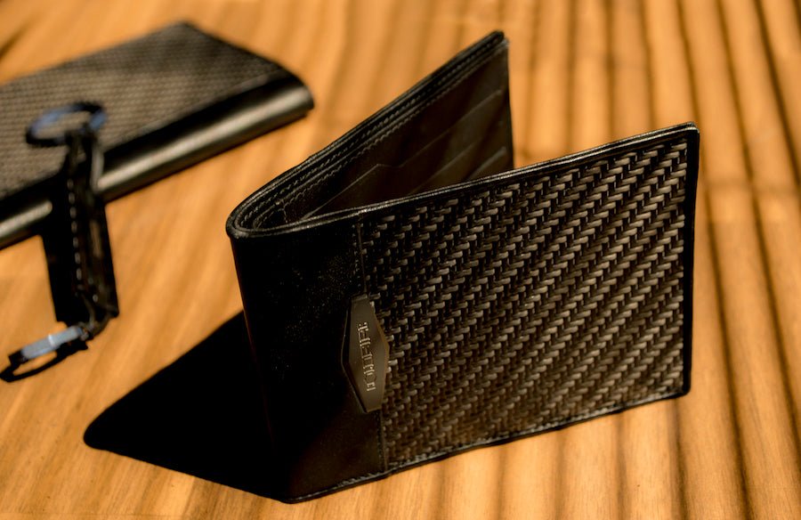 Leather Wallets vs. Carbon Fiber Wallets: The Pros and Cons - COLDFIRE