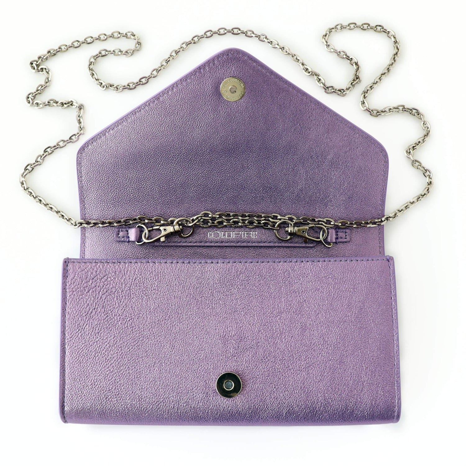 малка дамска чанта с капак от кожа в цвят лавандула и сребърни аксесоари | COLDFIRE