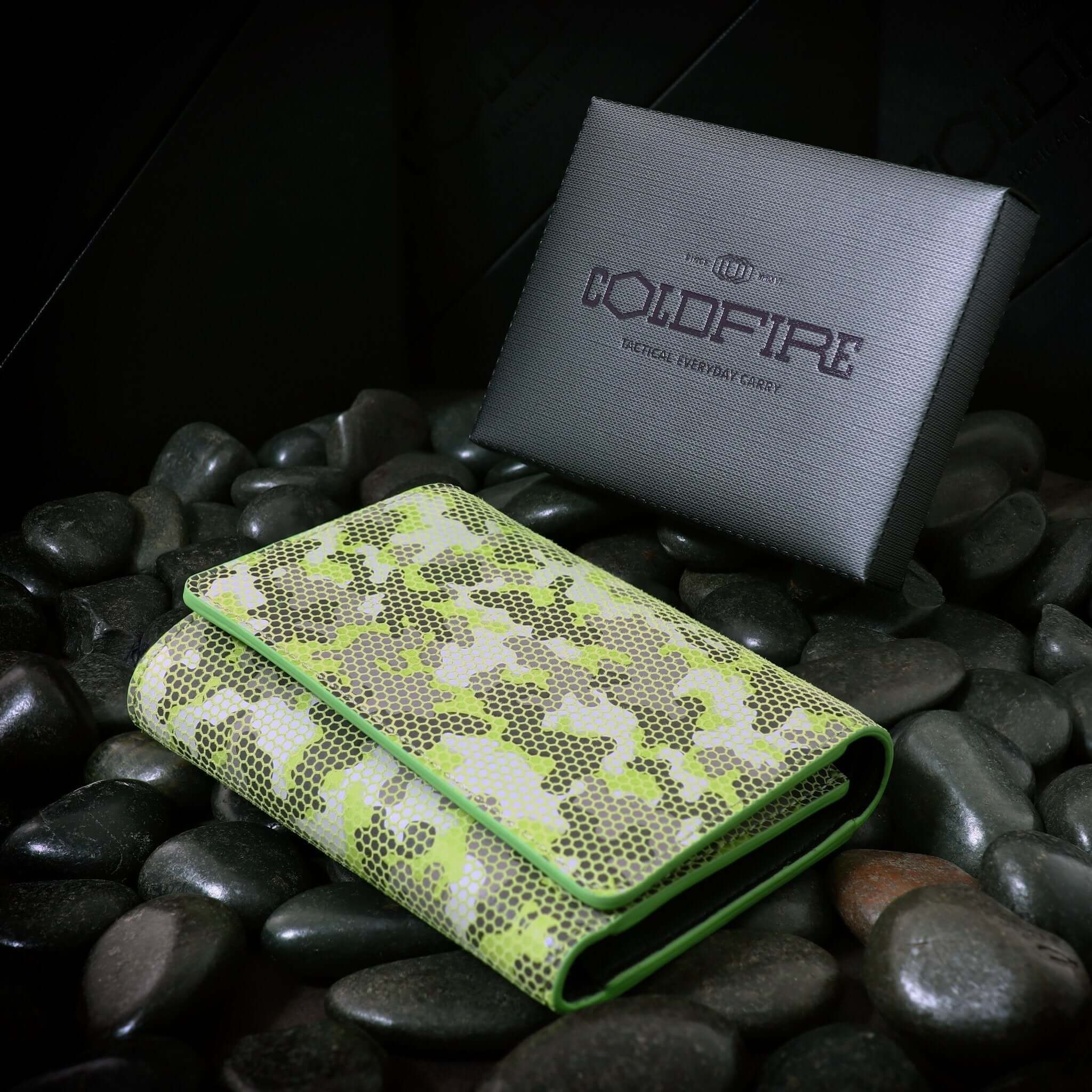 Unisex Wallet 8cc & Zip Pocket - Lime | COLDFIRE - lifestyle